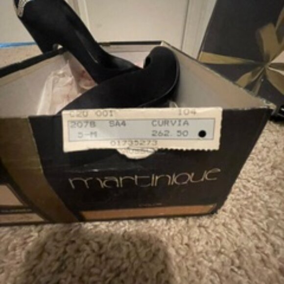 Martinique by Stuart Weitzman - Picture 2 of 3